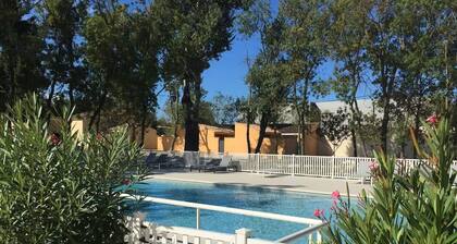Bastidon Air-conditioned, Swimming pool, 5 min St-Rémy (Linen included)