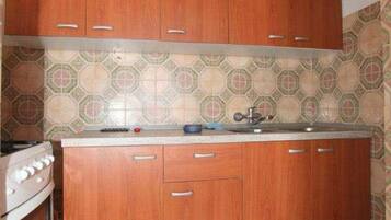 Studio, Sea View | Private kitchenette | Stovetop, electric kettle, cookware/dishes/utensils