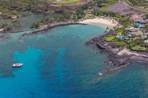 Beach nearby - Includes Mauna Lani Beach Club Pass!  BBQ on the Lanai! Kulalani 2403 (Waimea)