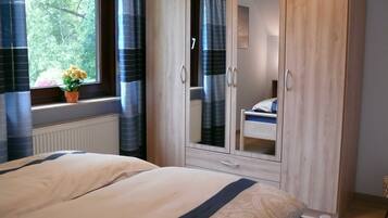 2 Schlafzimmer, Reisekinderbett, WLAN, Bettwäsche