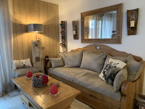 On the outskirts of Megève, 2 1/2 rooms 45M2, sleeps 4 with garden/terrace