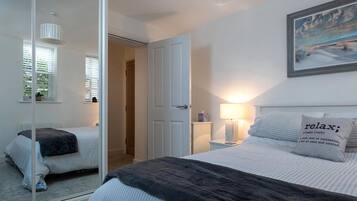 2 bedrooms, individually decorated, individually furnished