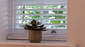 Interior - Deganwy Castle Apartment (Conwy)