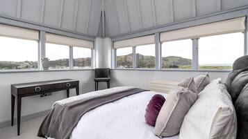 House (2 Bedrooms) | 2 bedrooms, individually decorated, individually furnished