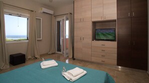 2 slaapkamers, een strijkplank/strijkijzer, gratis wifi, beddengoed
