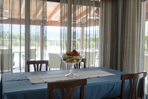 Petit déjeuner préparé sur commande (10 EUR par personne)