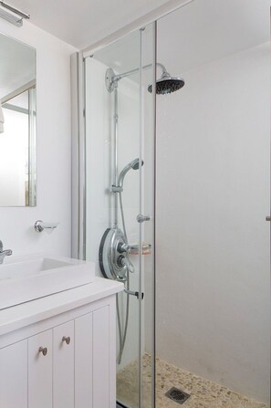 Toalhas de banho, shampoo