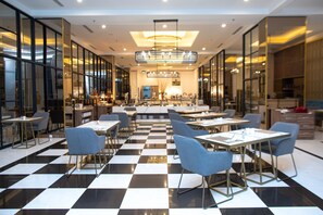 Restaurant - Bigland Bogor Hotel Powered by Archipelago (Bogor)