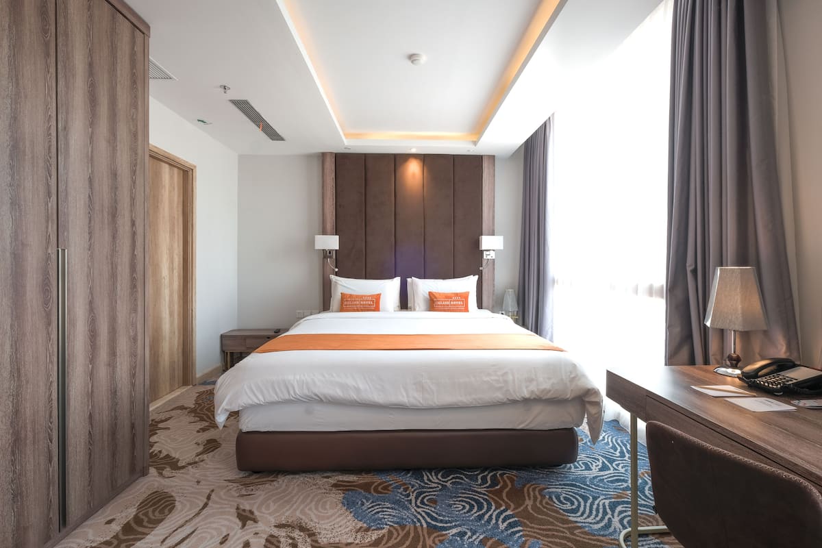 Presidential Suite | 1 bedroom, in-room safe, desk, free WiFi