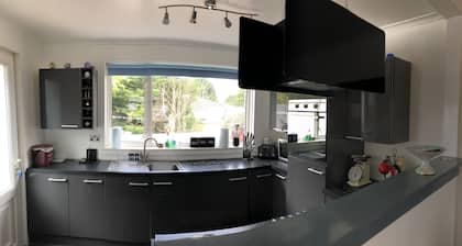 Limegrove, Comfortable Three Bedroom House