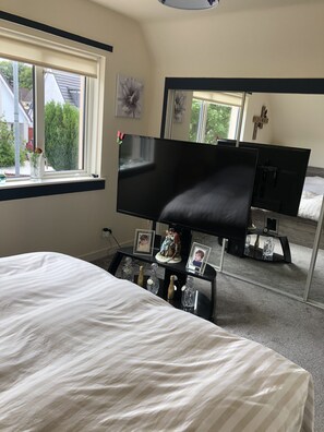 Casa | 3 dormitorios, tabla de planchar con plancha, wifi gratis y ropa de cama