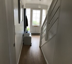 House | 3 bedrooms, iron/ironing board, free WiFi, bed sheets - Limegrove, Comfortable Three Bedroom House (Carluke)
