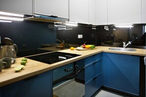 Apartment, 1 Bedroom | Private kitchen