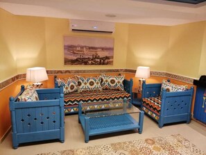 Lobby sitting area - Al Madiafa (Cairo)