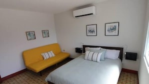 Room - M3B-Comfy 1B/1B-Close to Rest (San Juan)