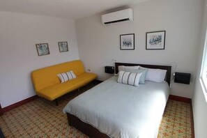 1 bedroom, iron/ironing board, free WiFi, bed sheets - M3B-Comfy 1B/1B-Close to Rest (San Juan)