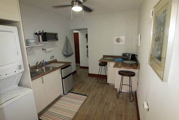 Coffee/tea maker, fridge, microwave, oven - M3B-Comfy 1B/1B-Close to Rest (San Juan)