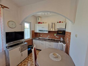 Fridge, oven, stovetop, coffee/tea maker - GODENA One-Bedroom Apartment (Laurus) (Rovinj)