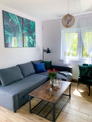 Apartamento standard | Área de estar | TV de tela plana 26 polegadas com canais via satélite, TV