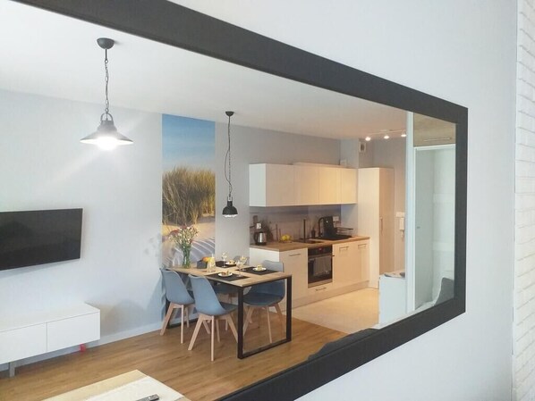 Apartment | Eigene Küche | Kühlschrank, Herdplatte, Geschirrspüler, Wasserkocher