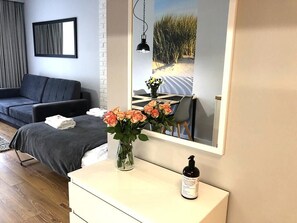 Apartment | Wohnbereich | Flachbildfernseher