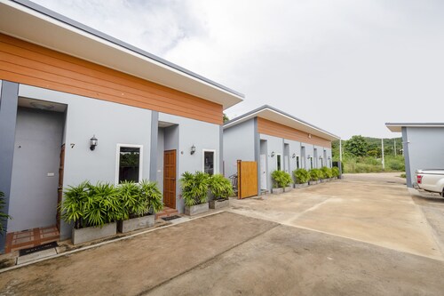 OYO 1121 Phuree Resort