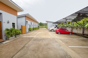 Exterior - OYO 1121 Phuree Resort (Sattahip)
