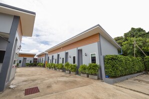 Exterior - OYO 1121 Phuree Resort (Sattahip)