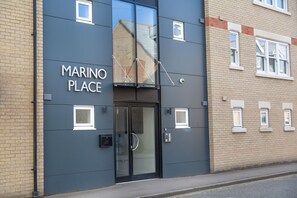 Exterior - Citystay Living - Marino Place (Cambridge)