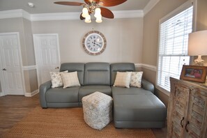 TV - Latitude Adjustment At Ocean Lakes- A Beautiful Custom Built Home At The Lakes😎 (Myrtle Beach)