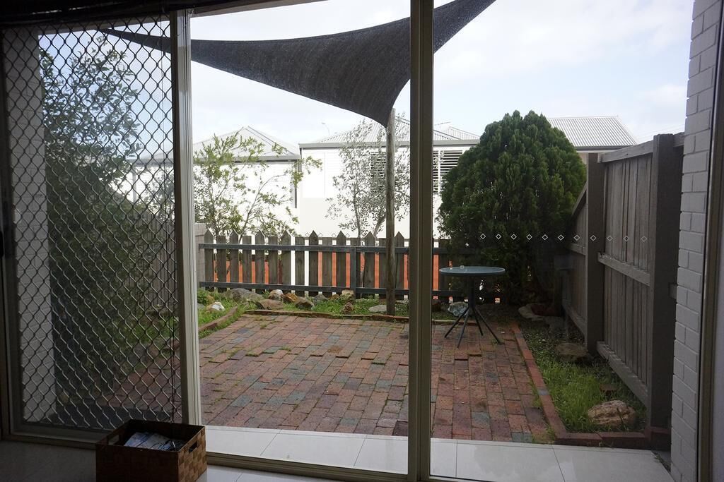 Beautifully renovated studio apartment in Fremantle — image 11