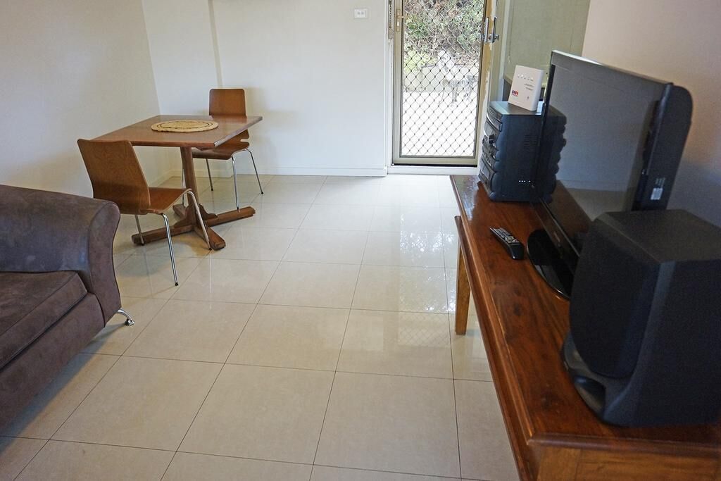 Beautifully renovated studio apartment in Fremantle — image 8