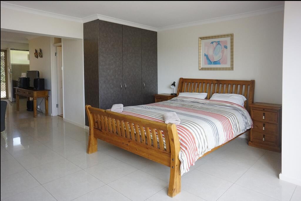 Beautifully renovated studio apartment in Fremantle — image 10