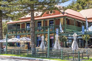 Exterior - Beautifully renovated studio apartment in Fremantle (Fremantle)