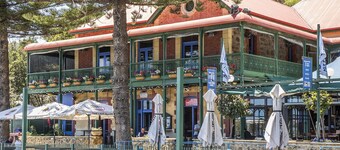 Beautifully renovated studio apartment in Fremantle