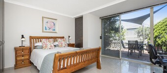Beautifully renovated studio apartment in Fremantle