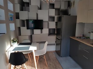 Appartement | Cuisinette privée | Réfrigérateur, surface de cuisson, bouilloire électrique