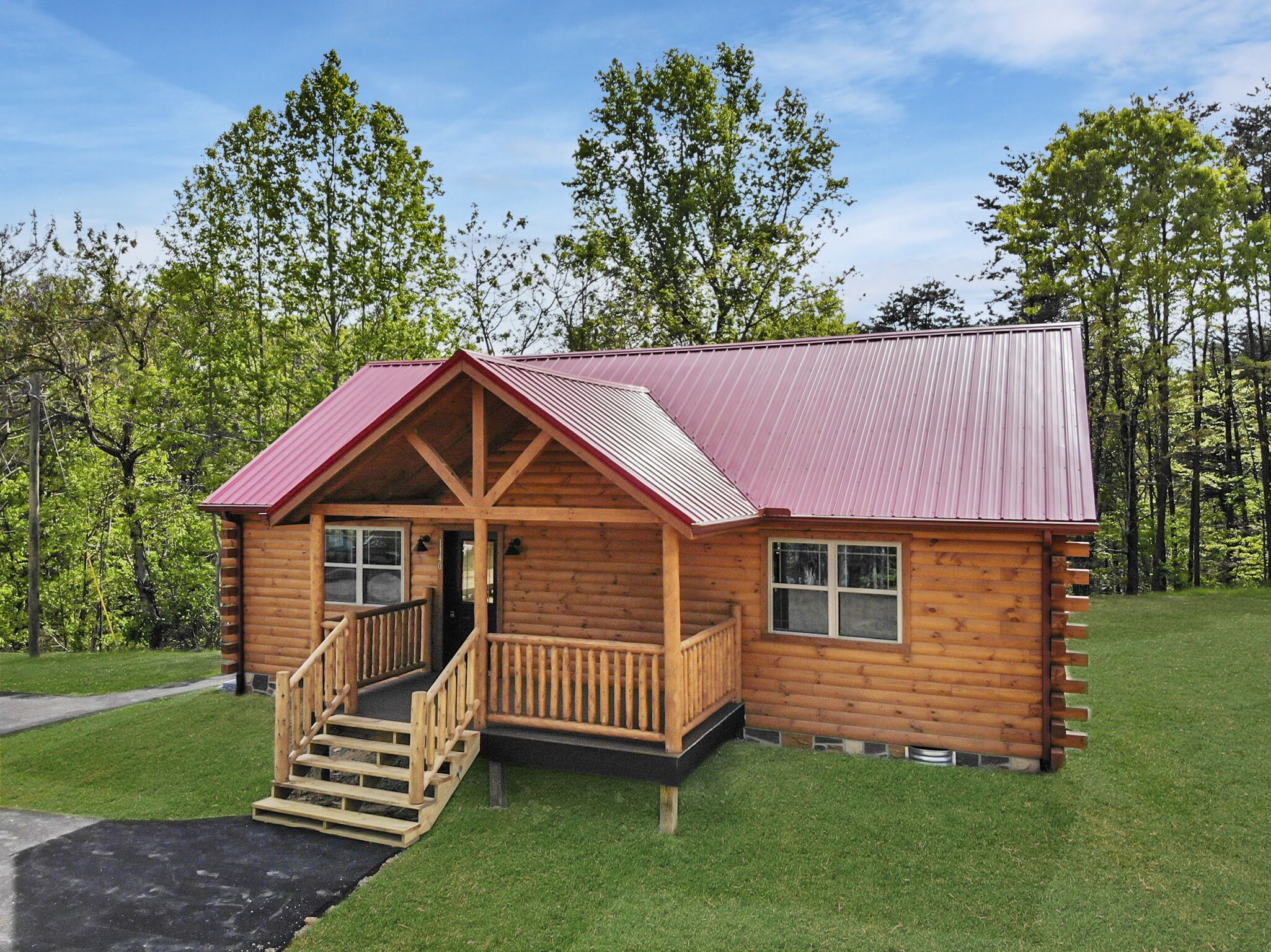 New Cabin One Story 2 Bedroom 2 Bath Close to Pigeon Forge and Dollywood-Fire pit and more