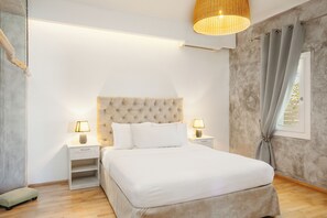 4 Schlafzimmer, Zimmersafe, Schreibtisch, Bügeleisen/Bügelbrett