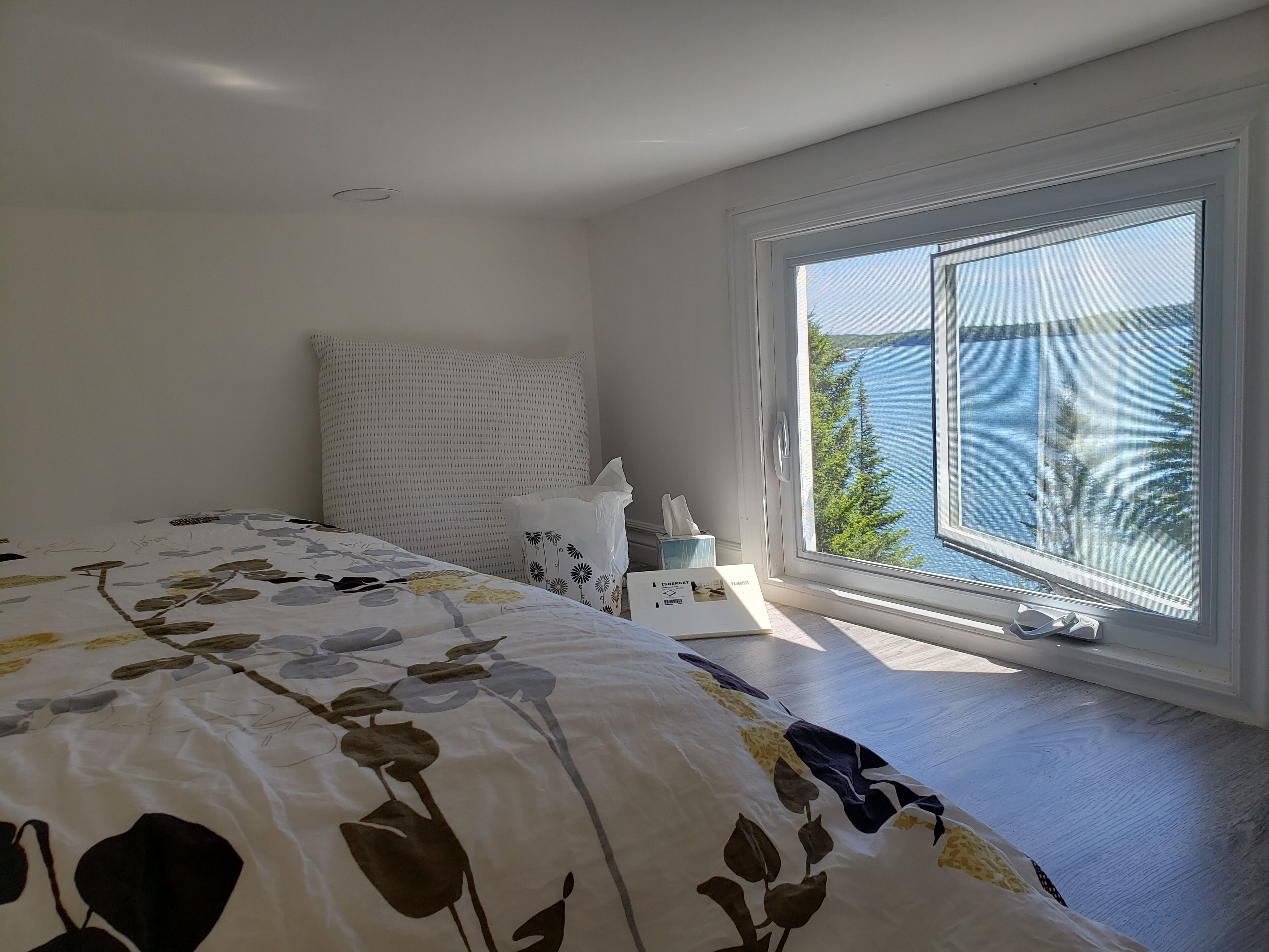 1 makuuhuone, työpöytä, silitysrauta/-lauta, Wi-Fi