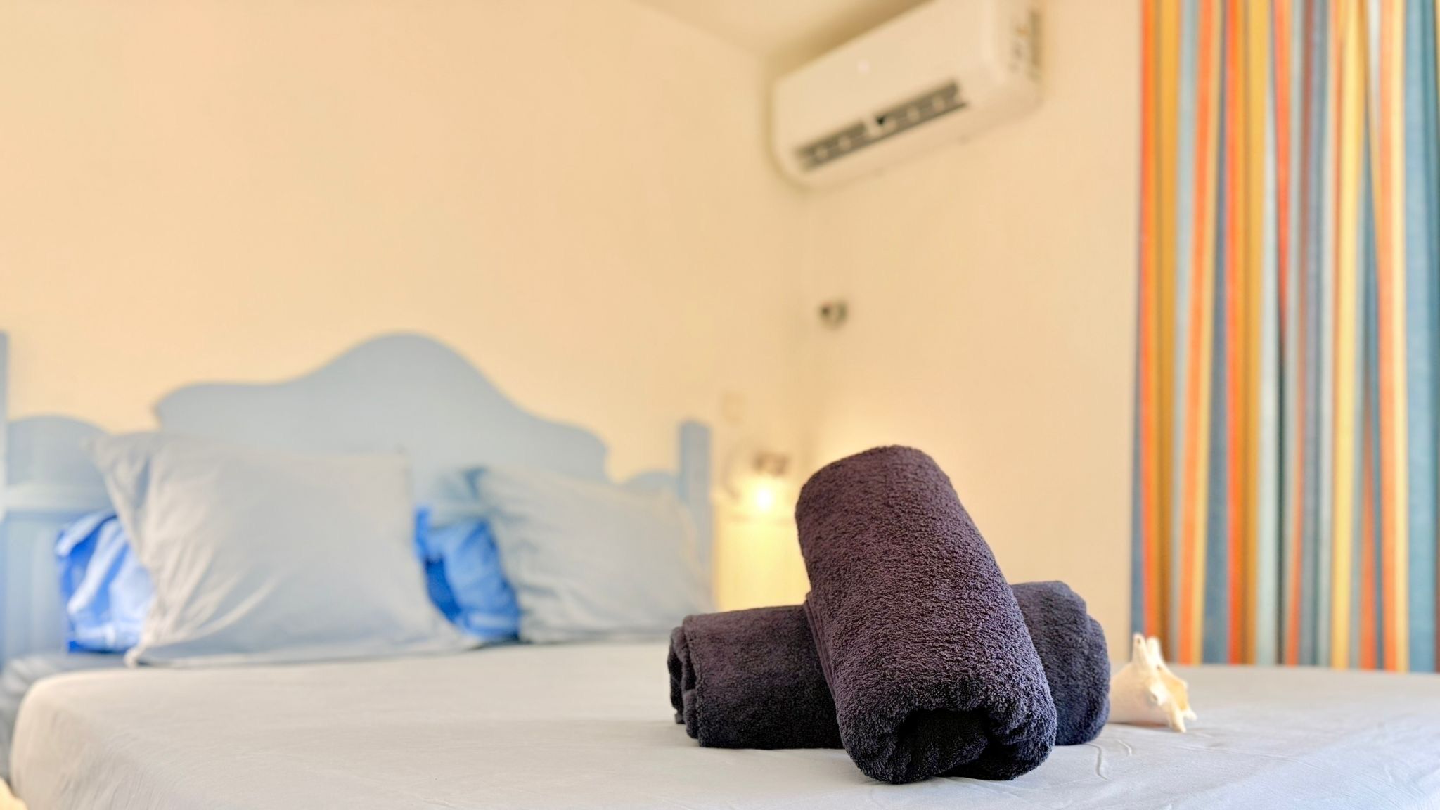 Iron/ironing board, WiFi (free), bed sheets