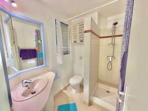 Hair dryer, towels