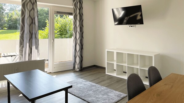 Basic Suite, 1 Bedroom | Living area - Studios im Haus Deutsch Krone (Bad Rothenfelde)