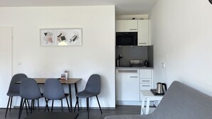 Phòng Suite cơ bản, 1 phòng ngủ | Bếp riêng