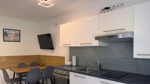 Căn hộ Tiêu chuẩn, 3 phòng ngủ | Bếp riêng