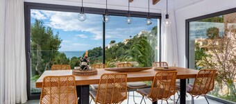 Villa Chrissy Exclusive and stylish villa in quiet location with pool + sea view