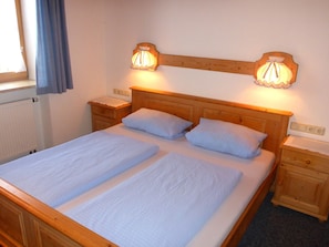 2 chambres, accès à Internet, literie fournie