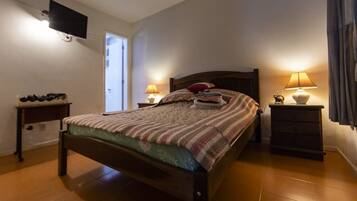 6 Schlafzimmer, Bügeleisen/Bügelbrett, Reisekinderbett, kostenloses WLAN