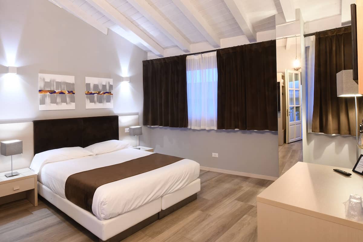 Chambre (Elegance 20) | 2 chambres, couette en duvet, décor unique, ameublement unique