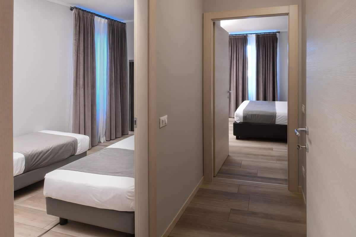 Appartement (6 Adults Apt 24) | 2 chambres, couette en duvet, décor unique, ameublement unique